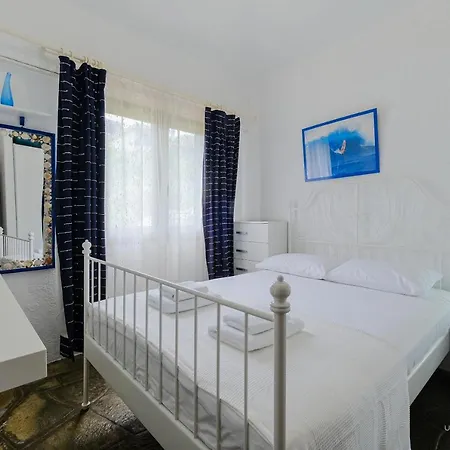 Apartment Pine Forest & Sea Retreat - 2 Bedroom *