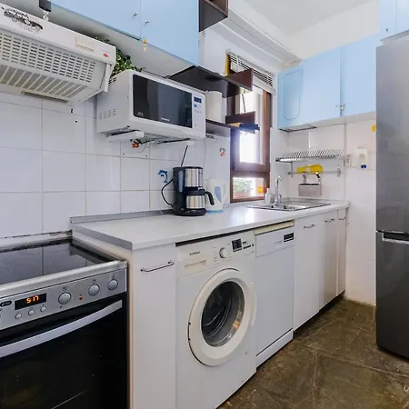 Pine Forest & Sea Retreat - 2 Bedroom *