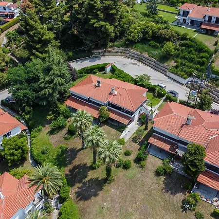 Pine Forest & Sea Retreat - 2 Bedroom *