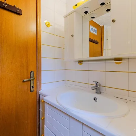 Pine Forest & Sea Retreat - 2 Bedroom Siviri